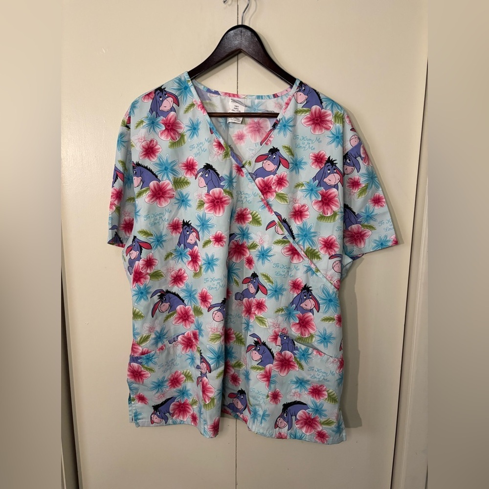 2 Winnie The Pooh Print Scrub Top